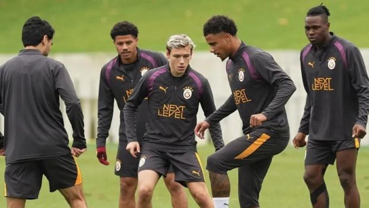 Galatasaray Lille ma&ccedil;ının kamp kadrosunu a&ccedil;ıkladı! B&uuml;y&uuml;k s&uuml;rpriz