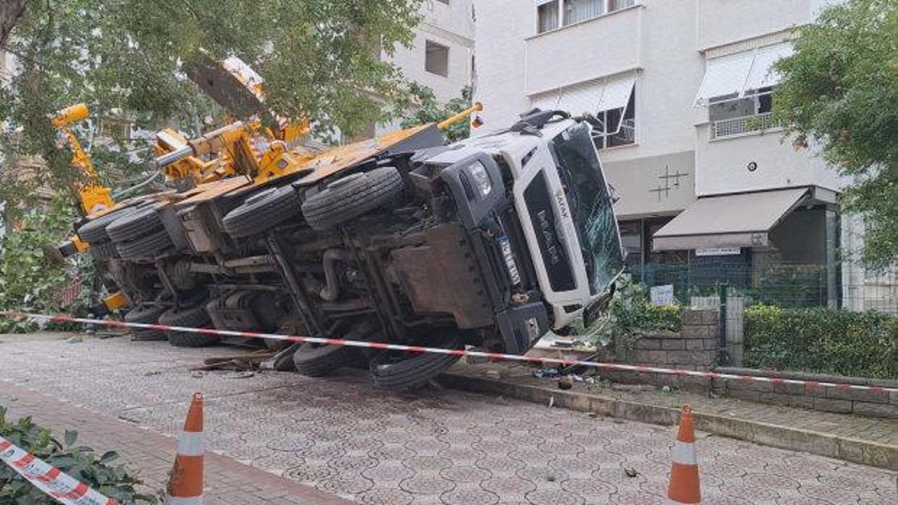 İstanbul'da vin&ccedil; 11 katlı binaya &ccedil;arptı!