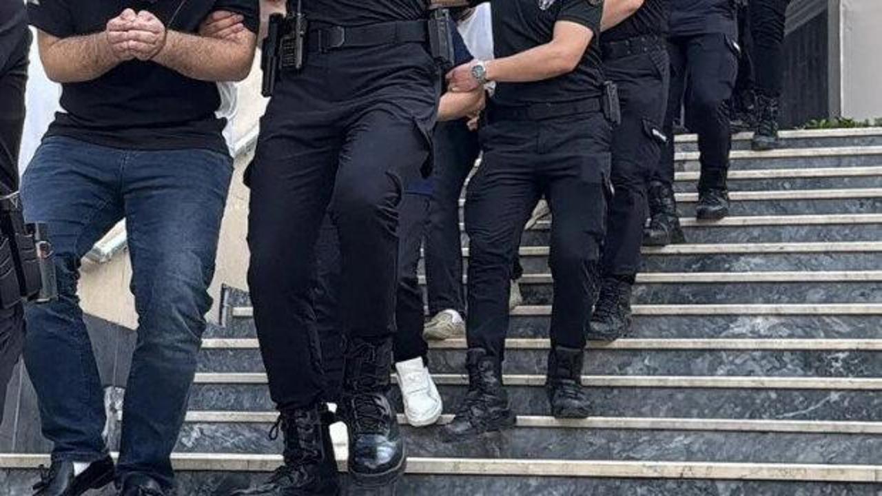 İzmir'de FET&Ouml; operasyonu: 16 ş&uuml;pheli yakalandı