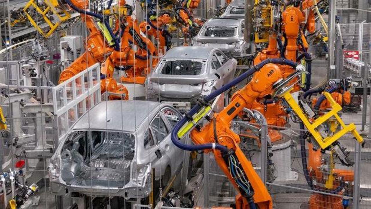 &Ccedil;in'in g&uuml;c&uuml;ne dayanamadı: Otomotiv markası resmen ikiye b&ouml;l&uuml;nd&uuml;