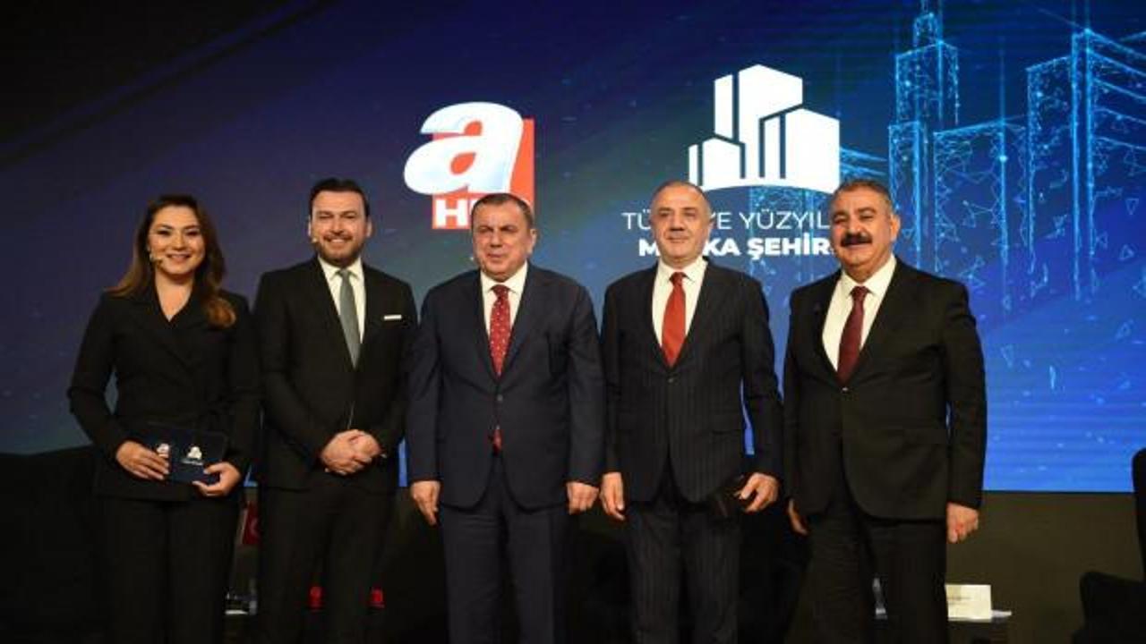 'T&uuml;rkiye Y&uuml;zyılında Marka Şehirler Zirvesi' yerel y&ouml;netim temsilcilerini buluşturdu!