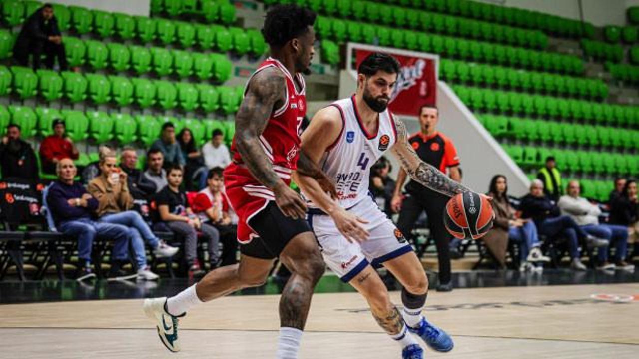 Anadolu Efes farklı kaybetti