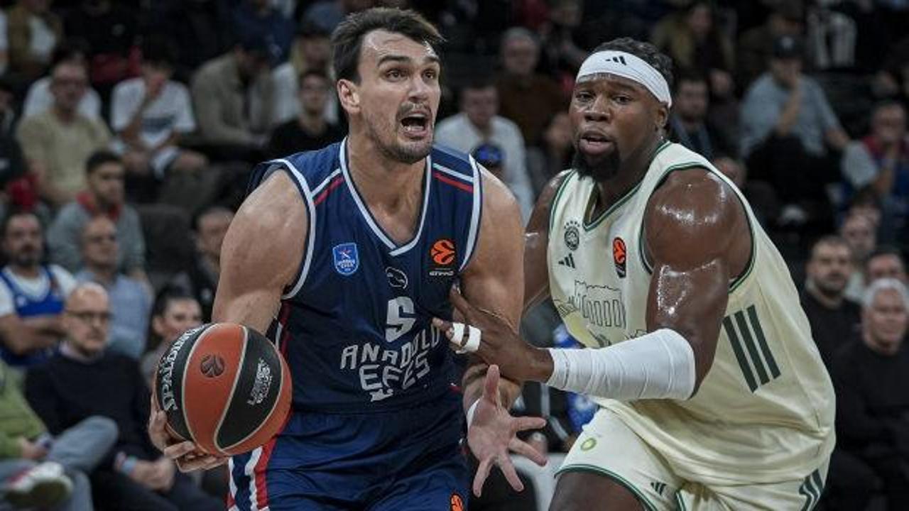 Anadolu Efes, evinde kazandı!
