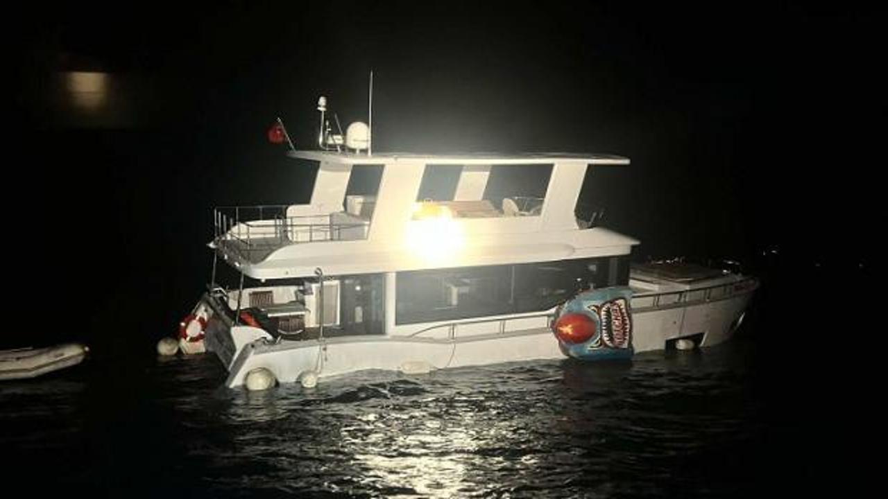 Batma tehlikesi ge&ccedil;iren teknedeki 2 kişi kurtarıldı