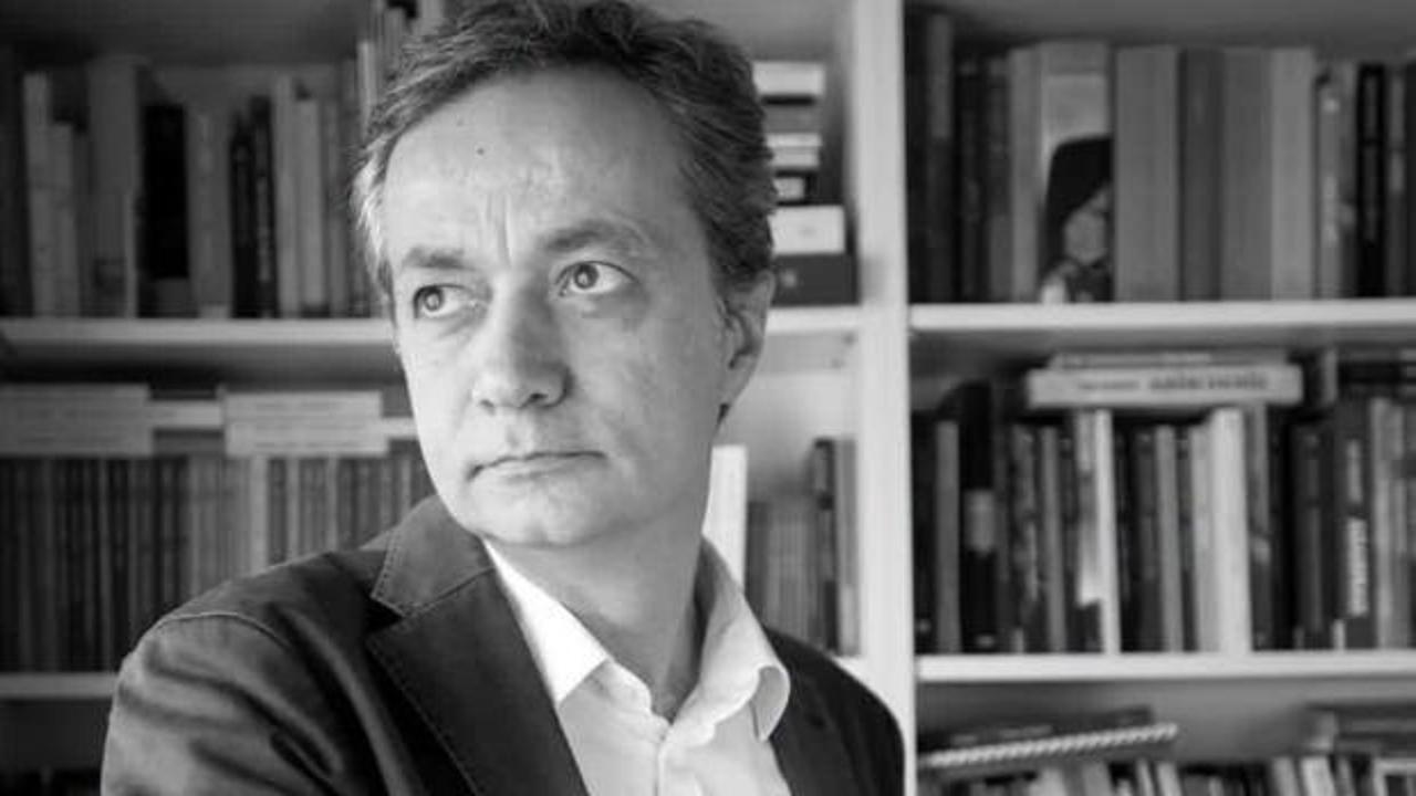 Bir hafta &ouml;nce oğlunu kaybetmişti! Yazar Cem Akaş hayatını kaybetti