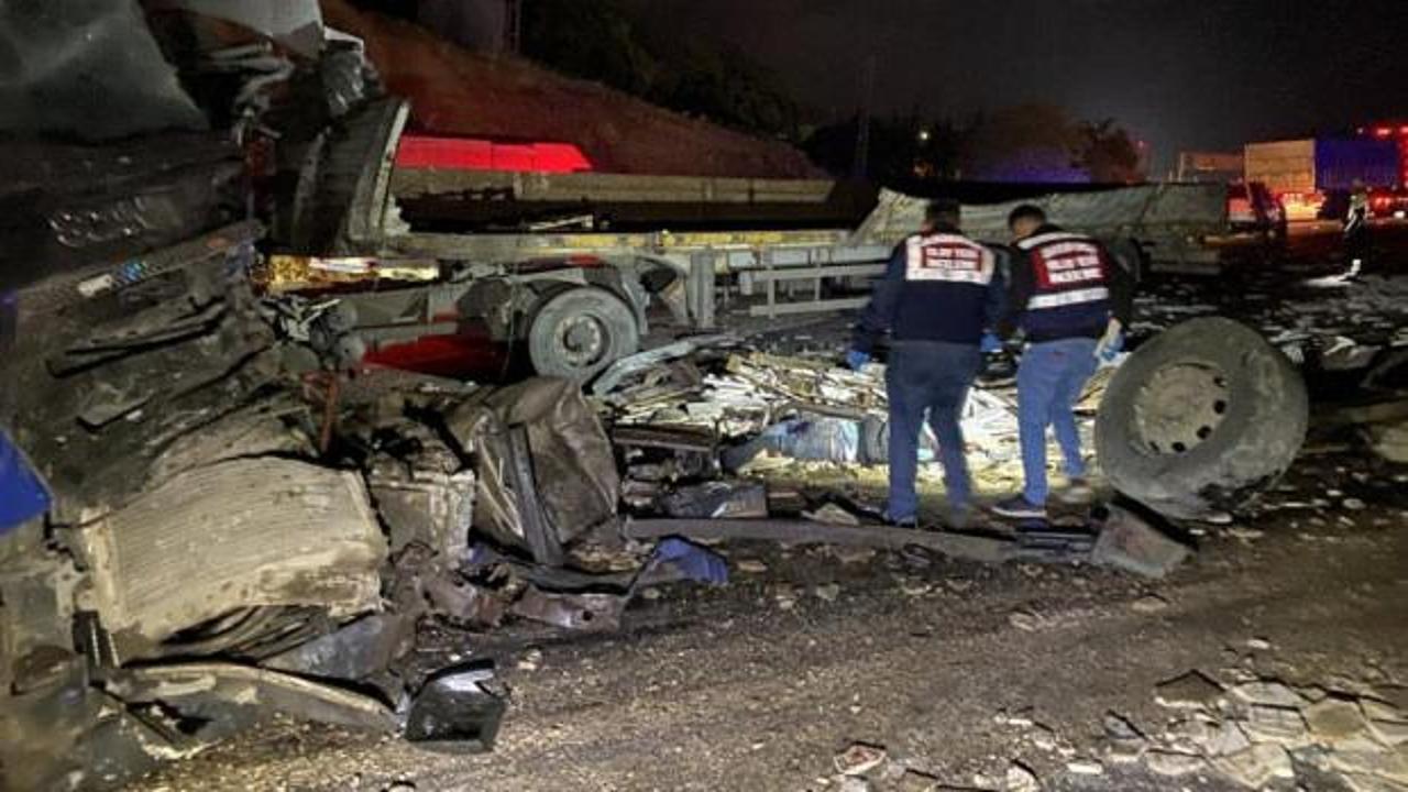 Elazığ&rsquo;da 3 tır &ccedil;arpıştı: 1 &ouml;l&uuml;