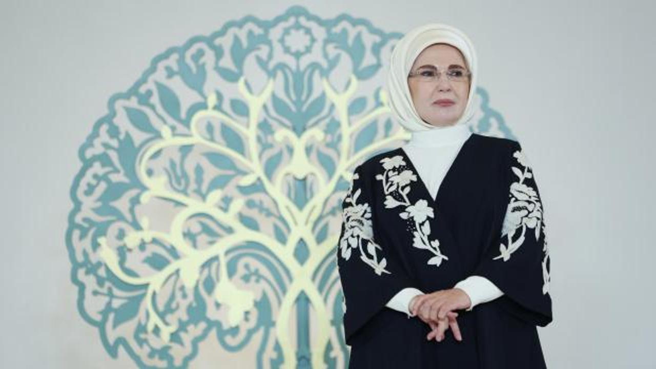 Emine Erdoğan: T&uuml;rk d&uuml;nyasına &ouml;zg&uuml; kadın ve aile vizyonu oluşturmalıyız