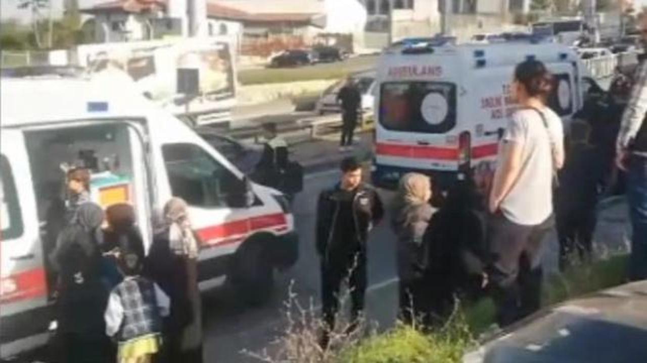 Evlatlarını kurtarmak i&ccedil;in kendini feda etti: &Uuml;zerine minib&uuml;s devrilen anne kurtarılamadı