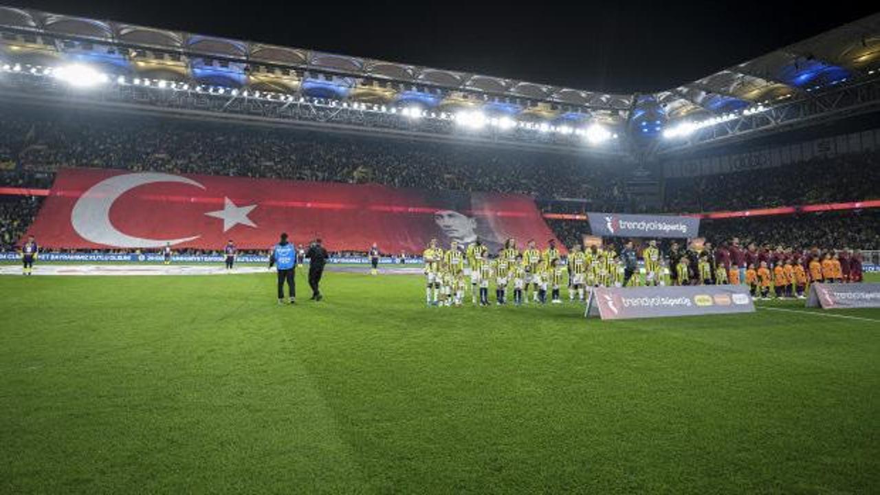 Fenerbah&ccedil;e trib&uuml;nlerinden tepki! İstifa sesleri y&uuml;kseldi