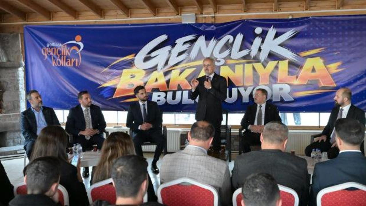 Başkan &Ouml;zcan ve Bakan Uraloğlu gen&ccedil;lerle bir arada