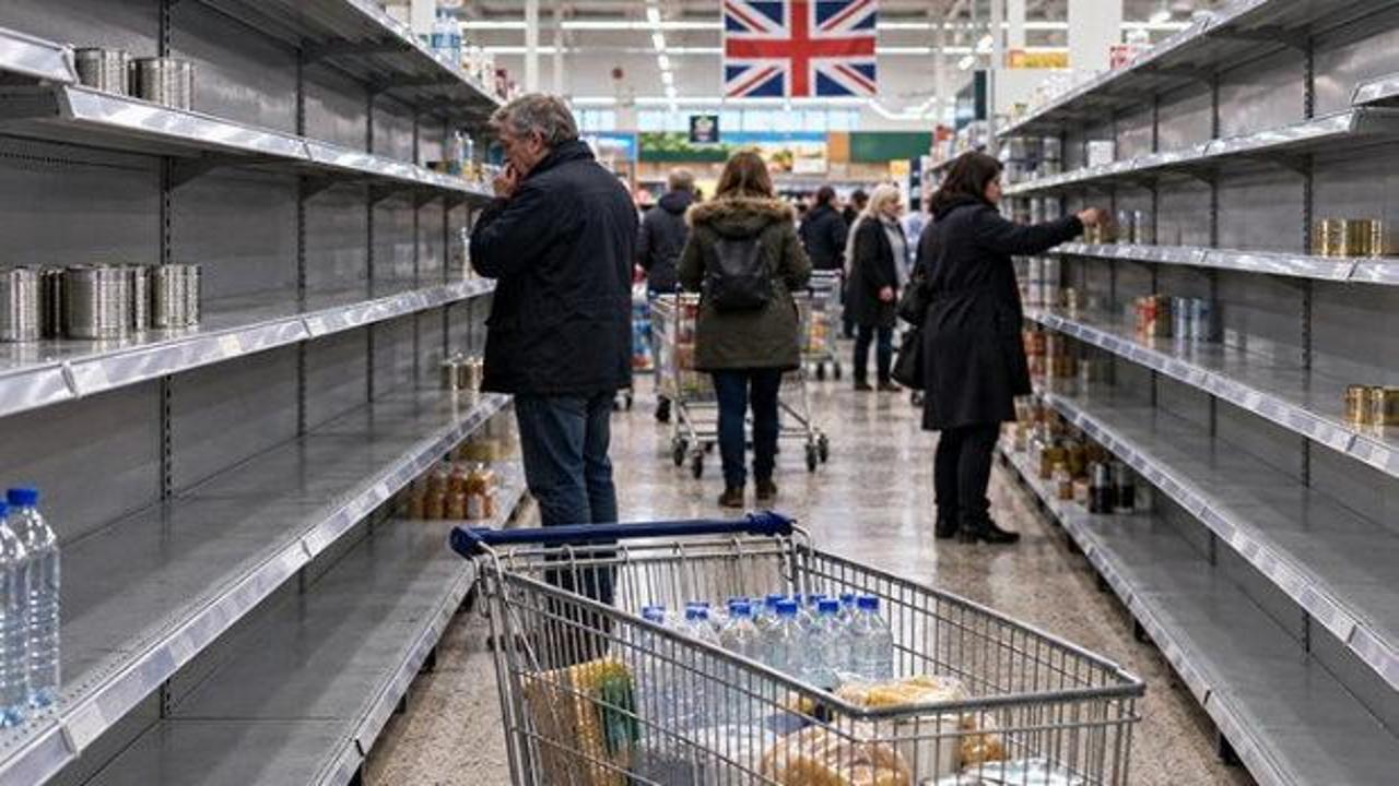 H&uuml;k&uuml;met 3 g&uuml;nl&uuml;k acil stok yapın demişti! Marketlerde sakız bile bırakmadılar