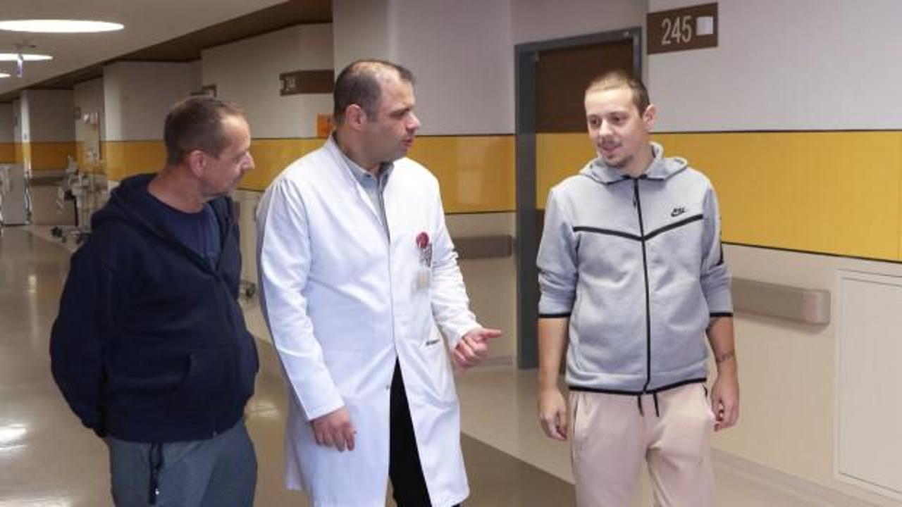 Kan grubu uyumsuzluğu b&ouml;brek nakline engel değil! Sırplı aile &ccedil;areyi T&uuml;rkiye'de buldu
