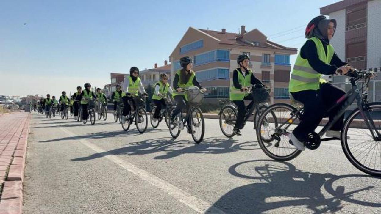 Konya'da bisiklet seferberliği! &Ouml;ğrenciler pedal &ccedil;evirdi