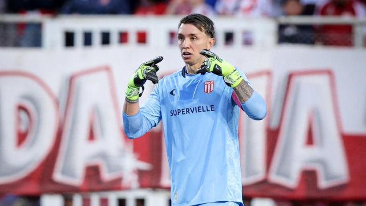Muslera ma&ccedil;ın 9. dakikasında korkuttu! Bir anda kendini yere bıraktı