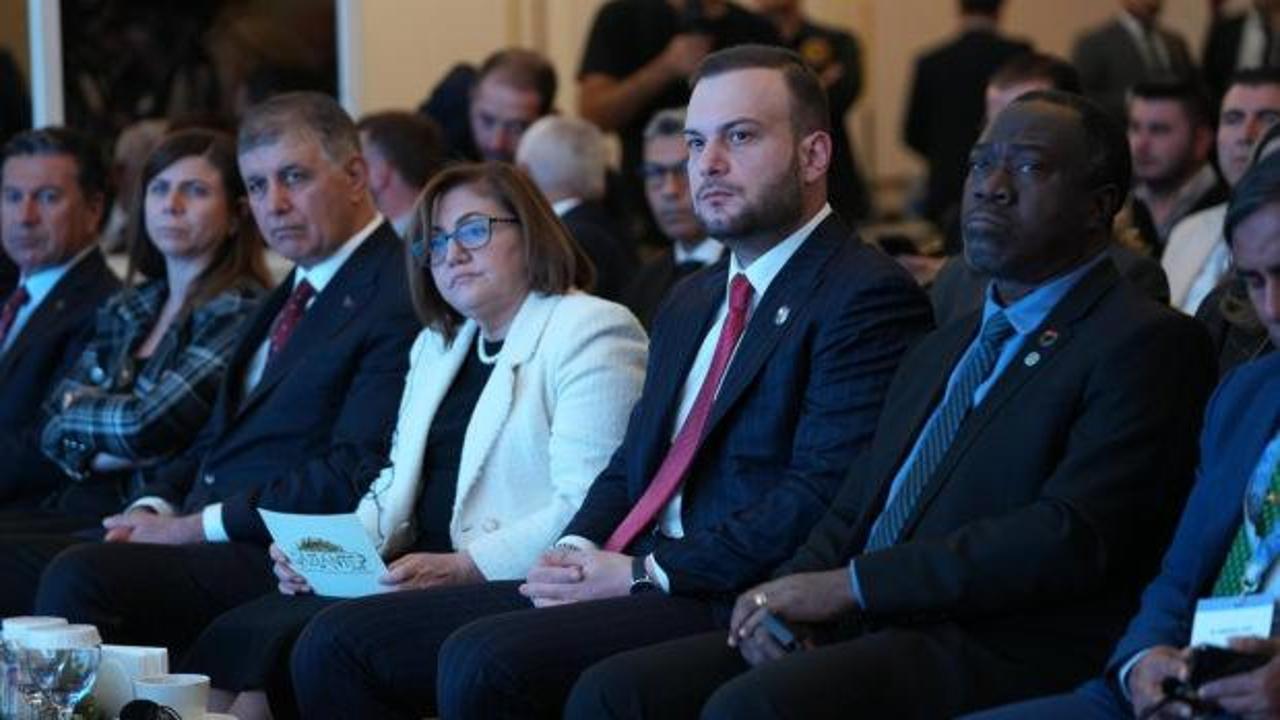Samed Ağırbaş: Yerelde hazır projeler var, d&uuml;nyanın bu projelere giden yolu a&ccedil;ması gerekiyor