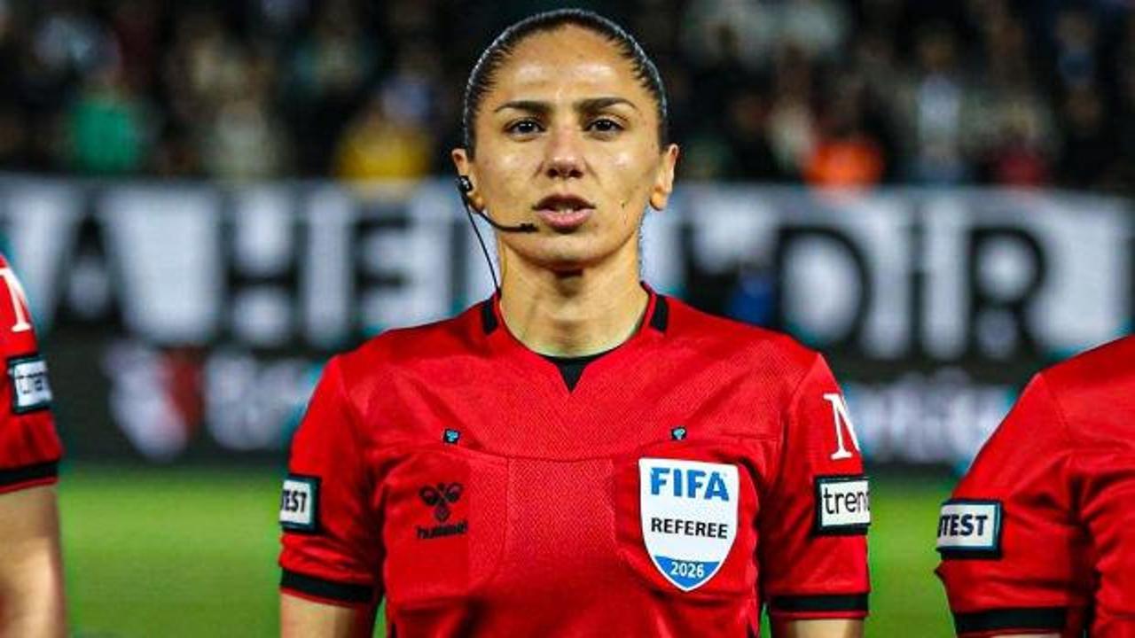 S&uuml;per Lig'de de d&uuml;d&uuml;k &ccedil;alan FIFA kokartlı hakeme Taylor'dan olay ceza: Amat&ouml;r ma&ccedil; y&ouml;netti
