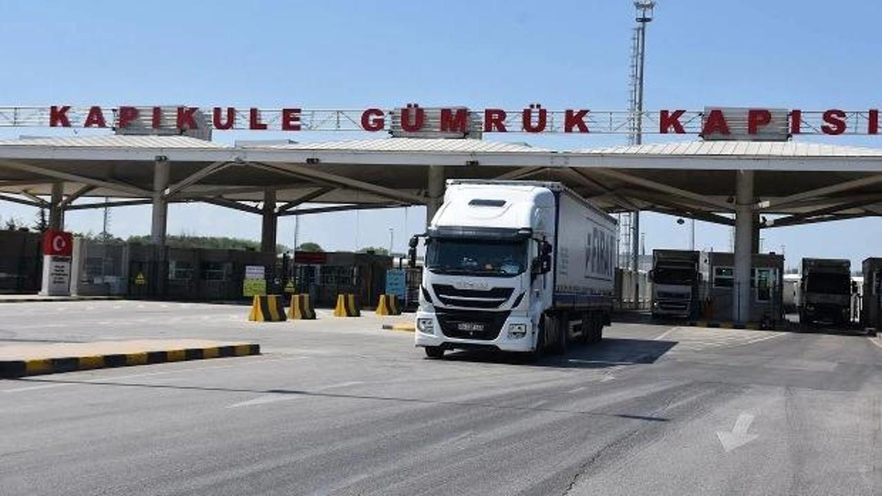 &Uuml;&ccedil; bakanlık, tır s&uuml;r&uuml;c&uuml;lerinin Schengen vizesi sorunlarını yakından takip ediyor