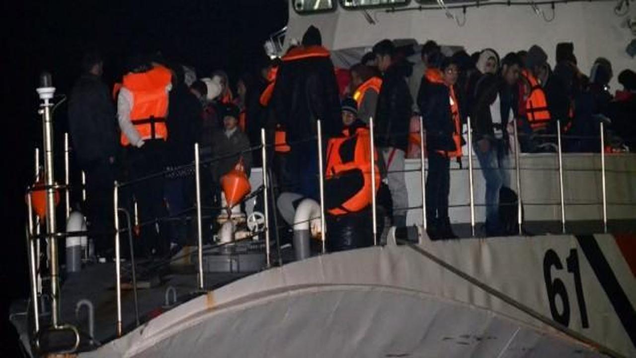 222 göçmen boğulmaktan son anda kurtarıldı