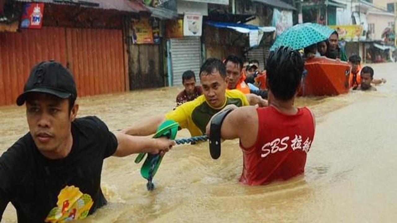 250 bin Çinli'ye ''tayfun'' tahliyesi