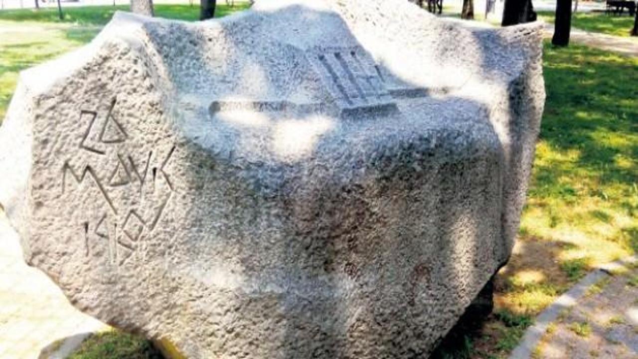27 Mayıs anıtından kimsenin haberi yok