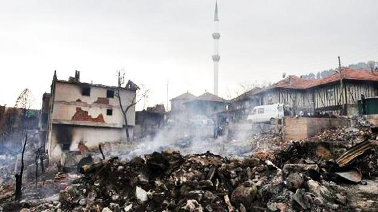 28 evin yandığı köyde hala duman tütüyor