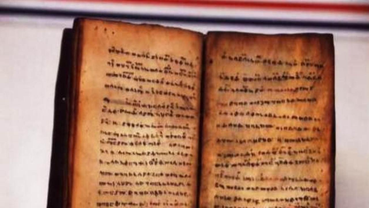 2 bin yıllık el yazması Tevrat ele geçirildi