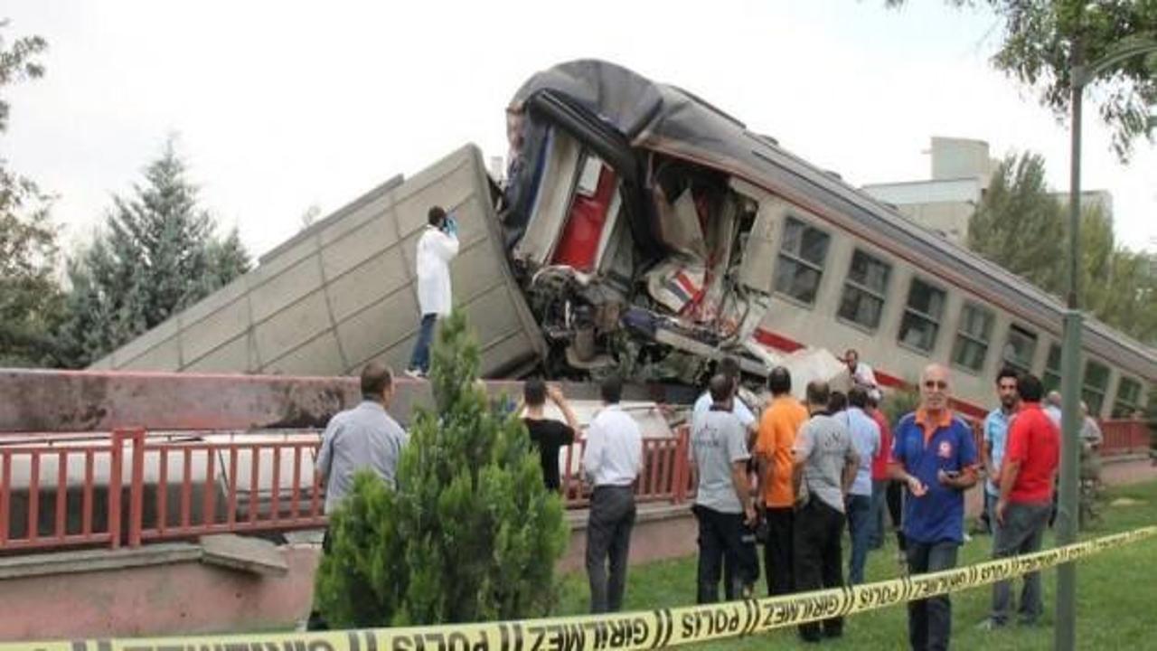 Elazığ'da trenler çarpıştı!