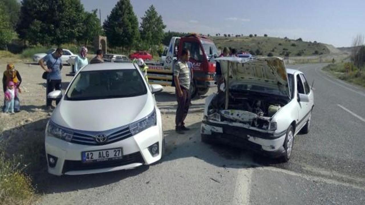 Konya'da iki otomobil çarpıştı: 6 yaralı