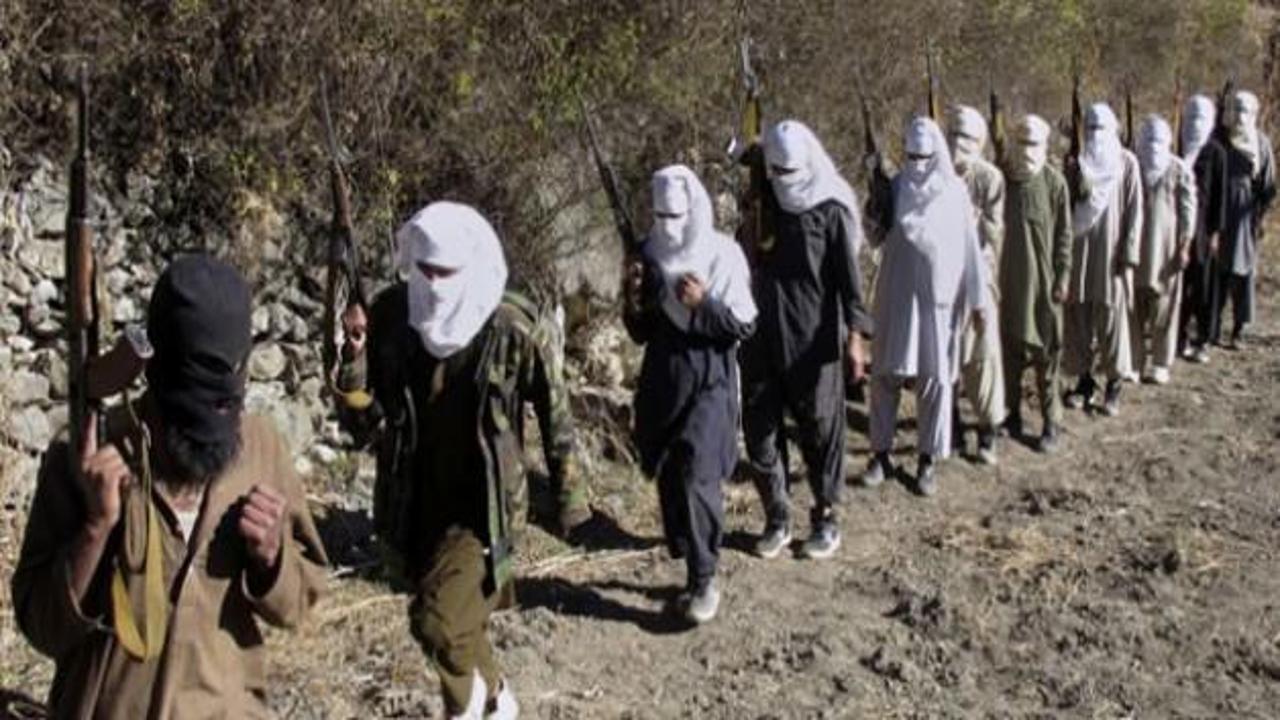 40 Taliban militanı teslim oldu