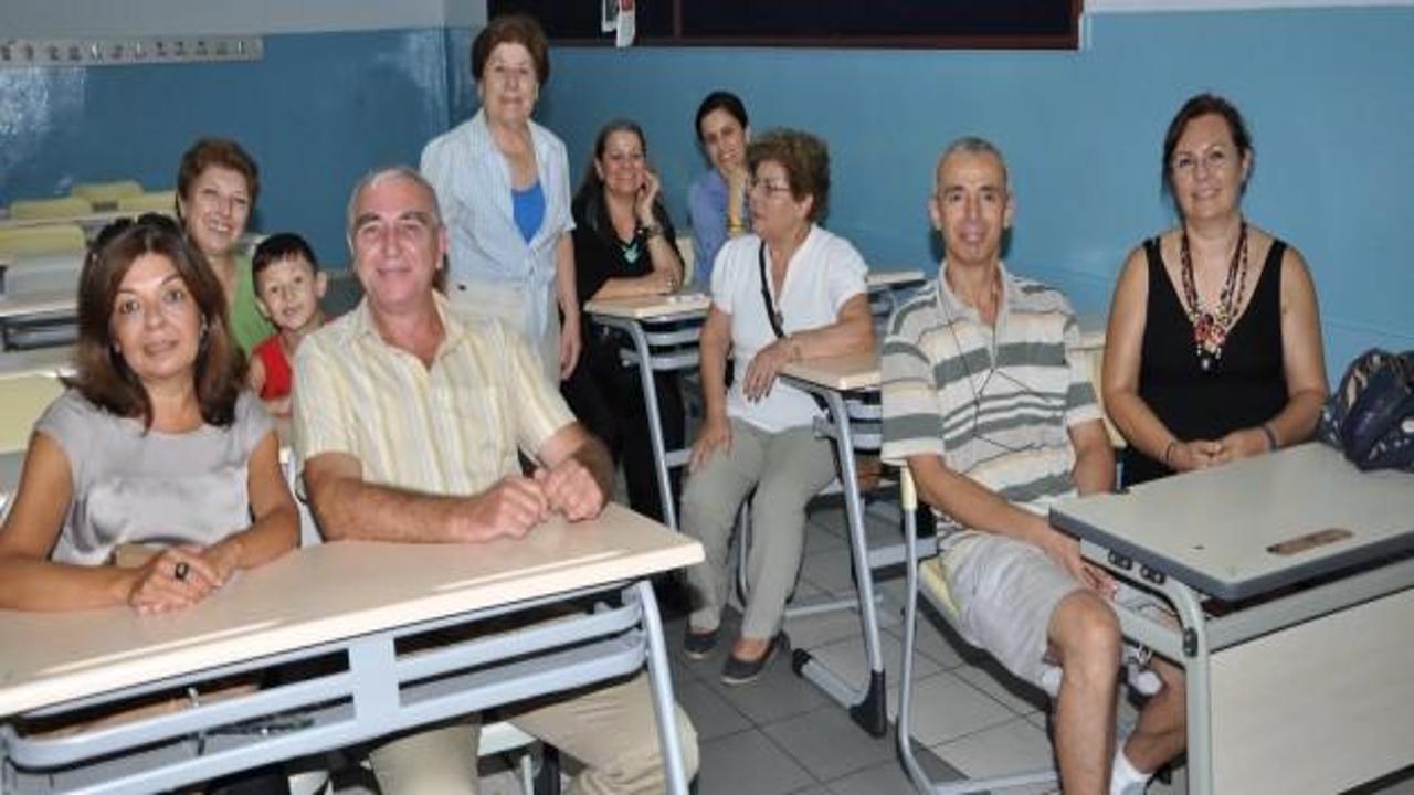 41 yıl sonra aynı sıralara oturdular