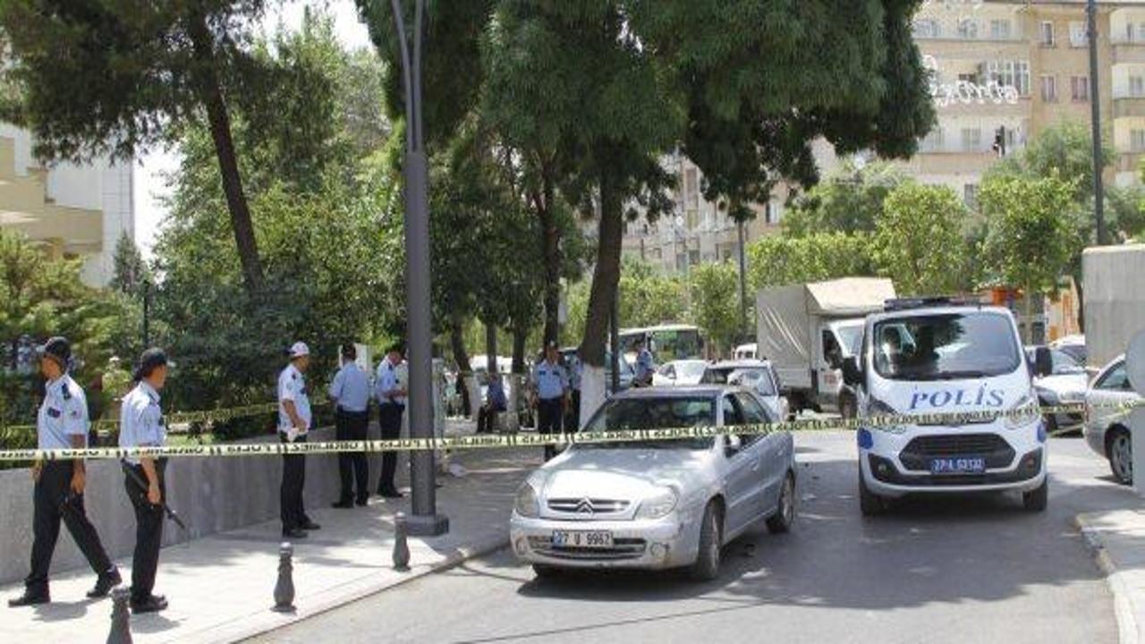 Gaziantep'te "yol verme" kavgası: 2'si polis 10 yaralı