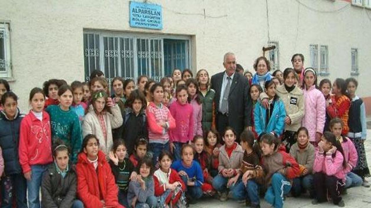 58 yıllık ömrünün 38'ini eğitime adadı