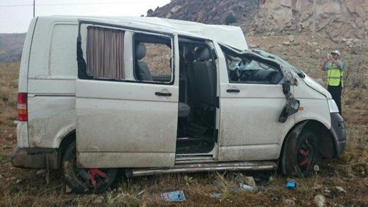 Burdur'da kamyonet şarampole devrildi: 1 ölü, 5 yaralı