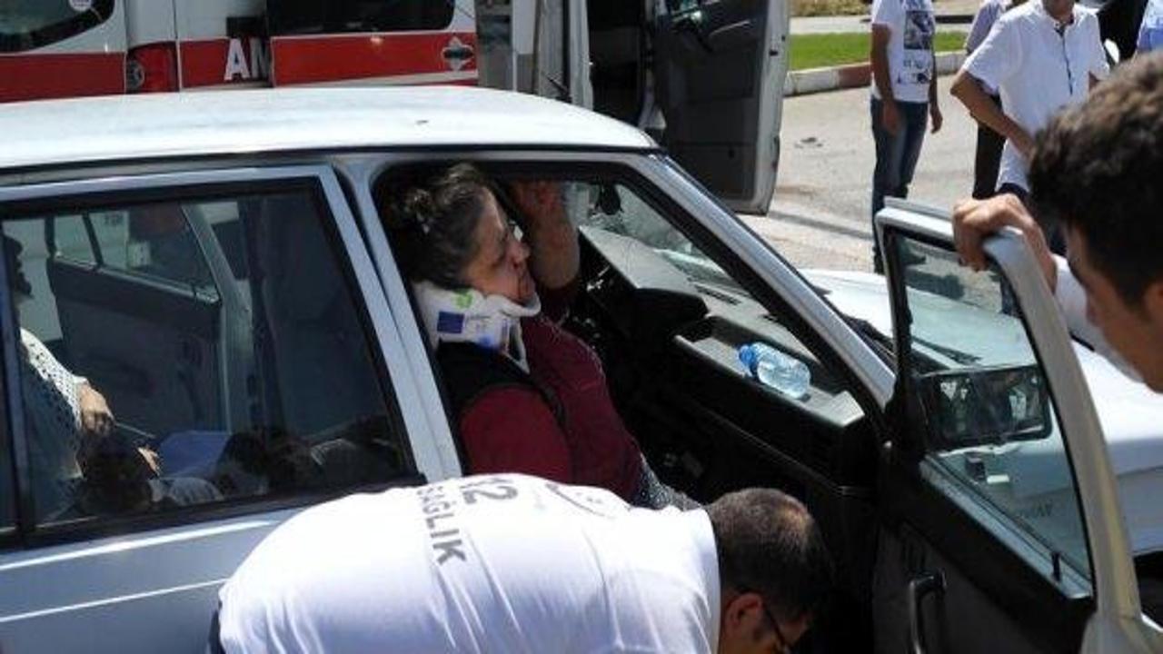 Tokat'ta kamyonet ile otomobil çarpıştı: 8 yaralı