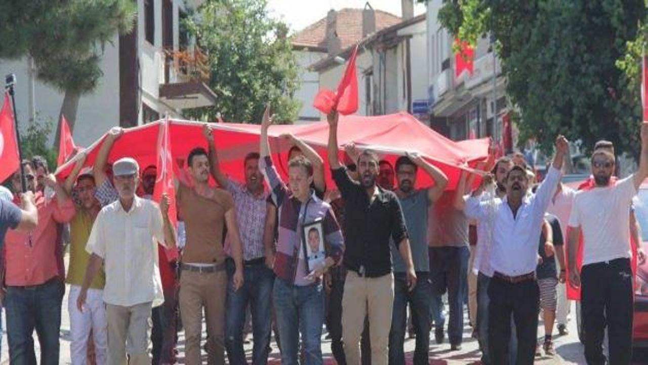 Güdül'de "şehide saygı" yürüyüşü