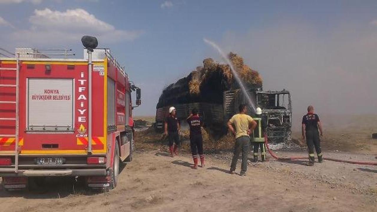 Konya'da seyir halindeki saman yüklü tır yandı