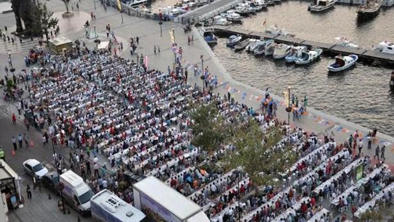 7 bin kişi kordonda iftar yaptı