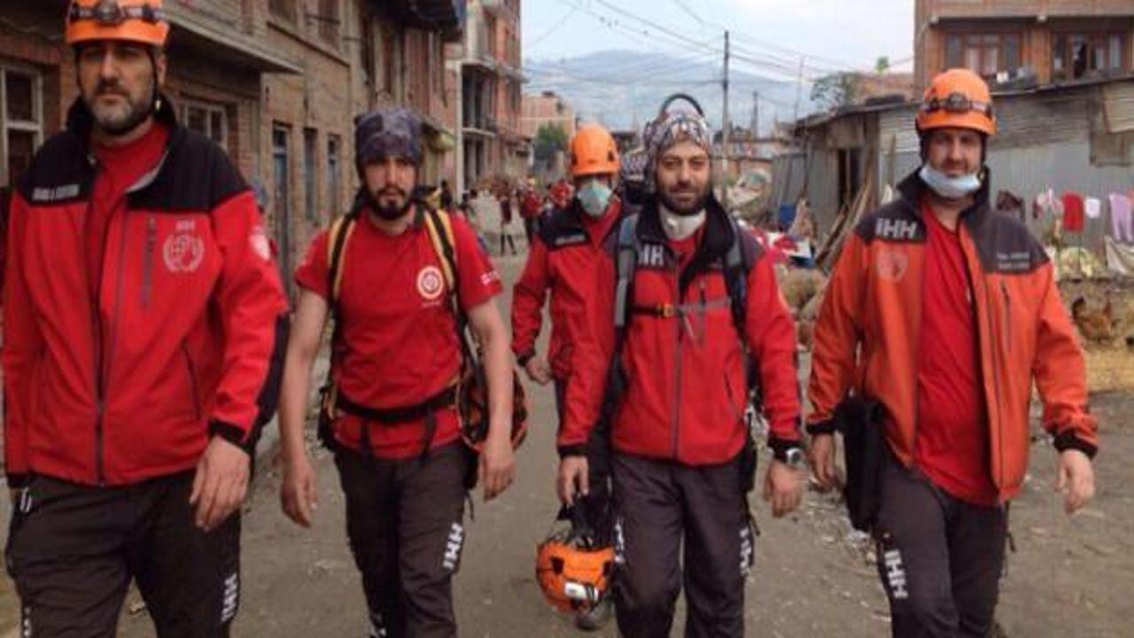 7 kişiyi kurtaran ekip Nepal’den döndü