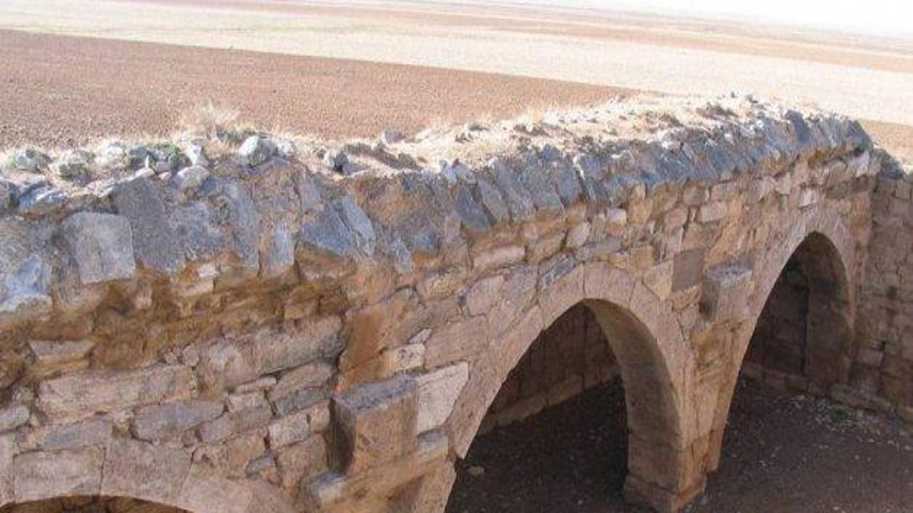 800 yıllık tarihi han eski günlerini arıyor