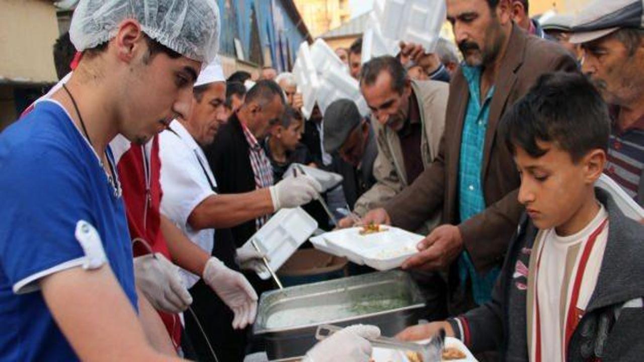 Suşehri'nde "gönül sofrası" iftar programı