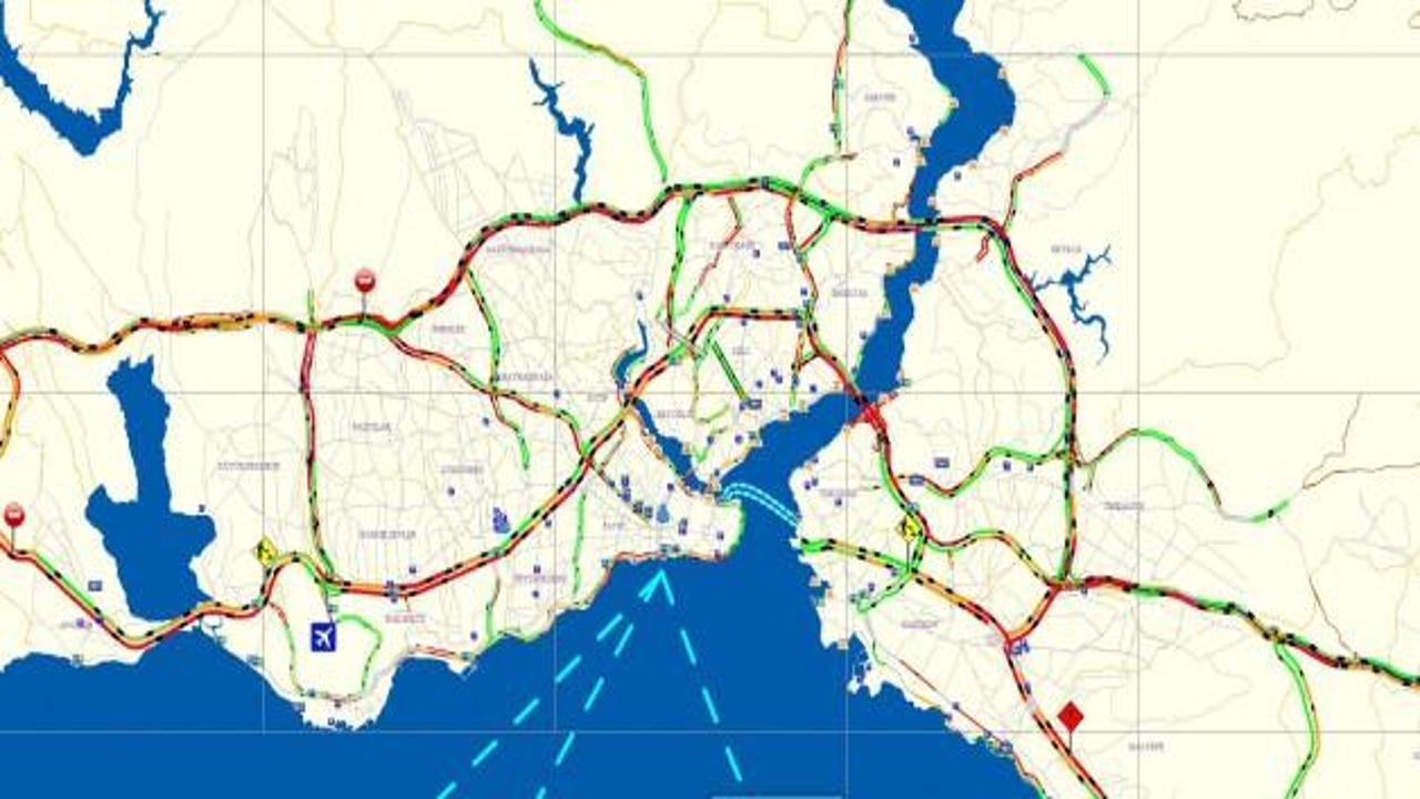 Yağmur yağdı İstanbul trafiği yine felç oldu