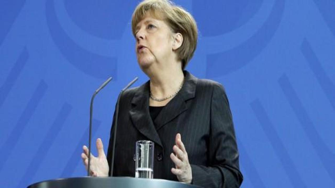 Merkel'den Avro bölgesi ülkelerine reform çağrısı