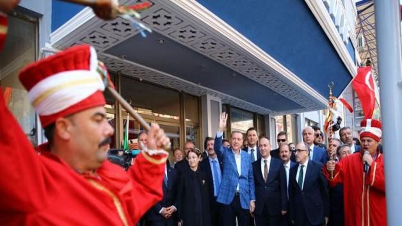 Erdoğan mehtere eşlik etti