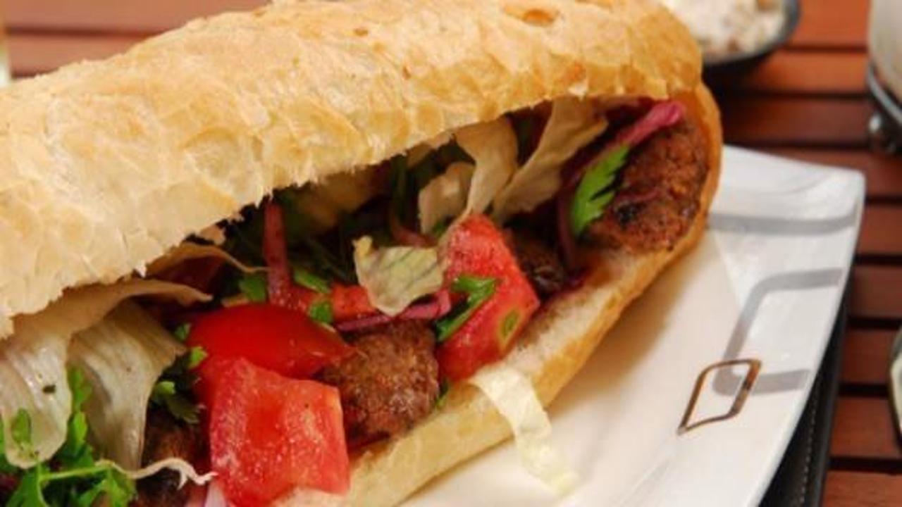 Ekmek arası köfte tarifi