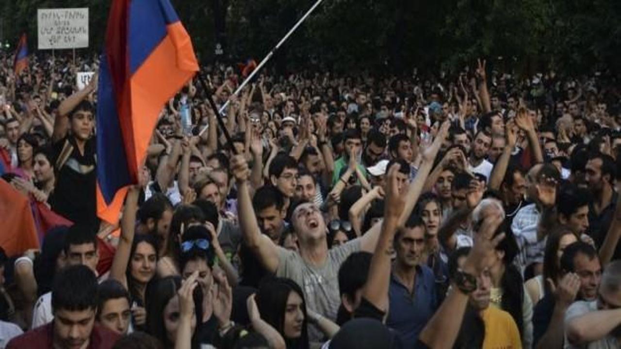 ''Ermenistan'daki gerilim sürecek''
