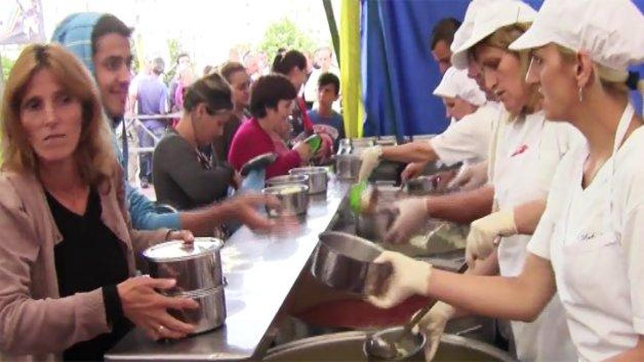 Kosova'da binlerce kişiye iftar