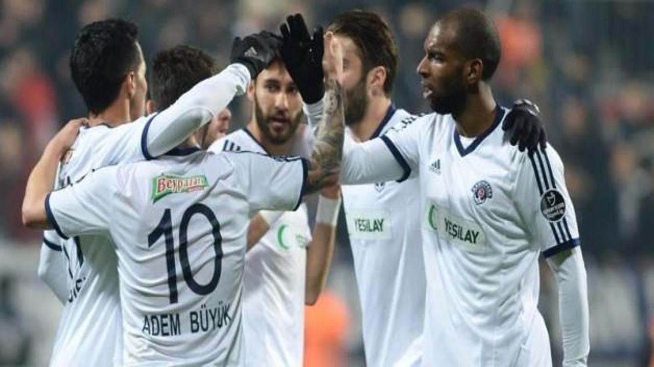 Kasımpaşa'da 2 kadro dışı!