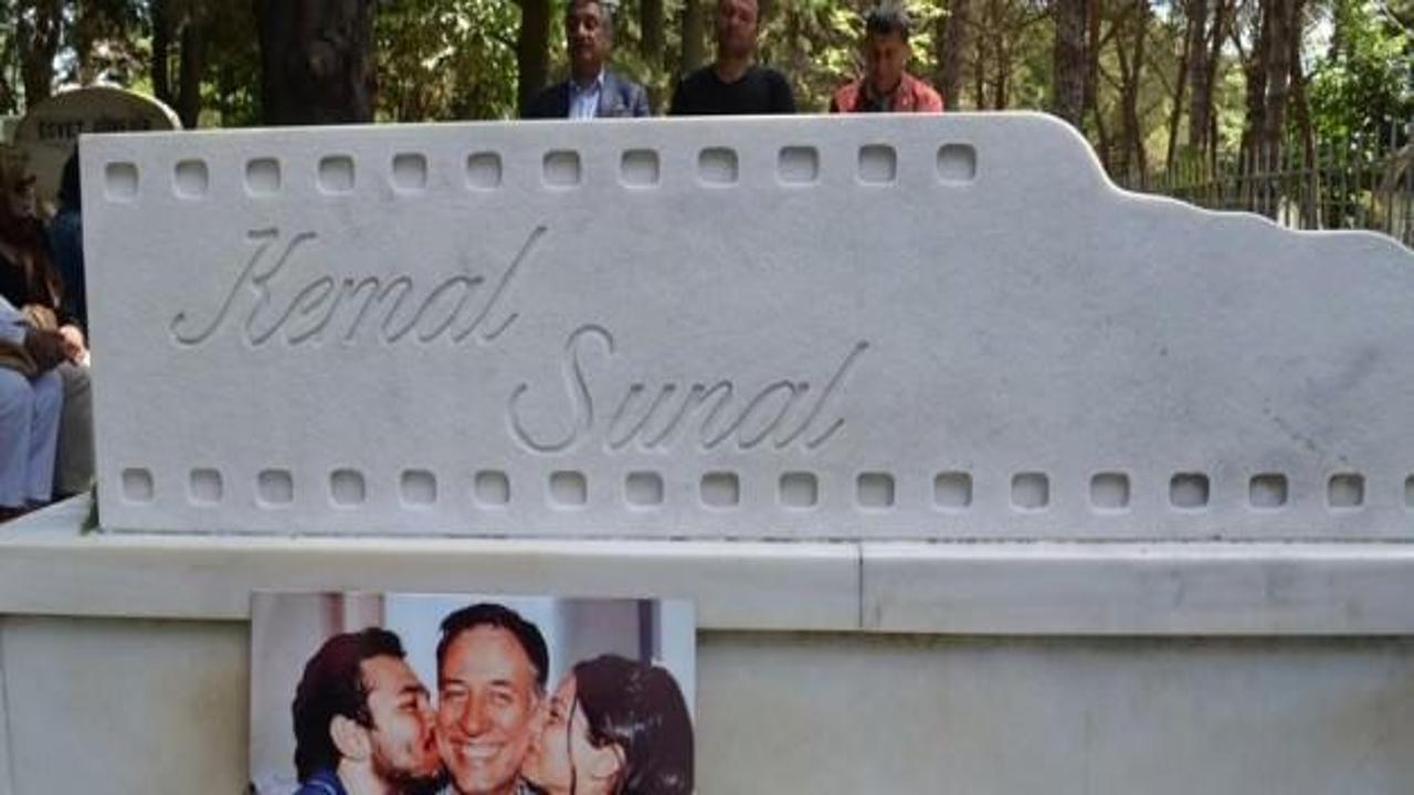15 yıl oldu! Kemal Sunal, mezarı başında anıldı
