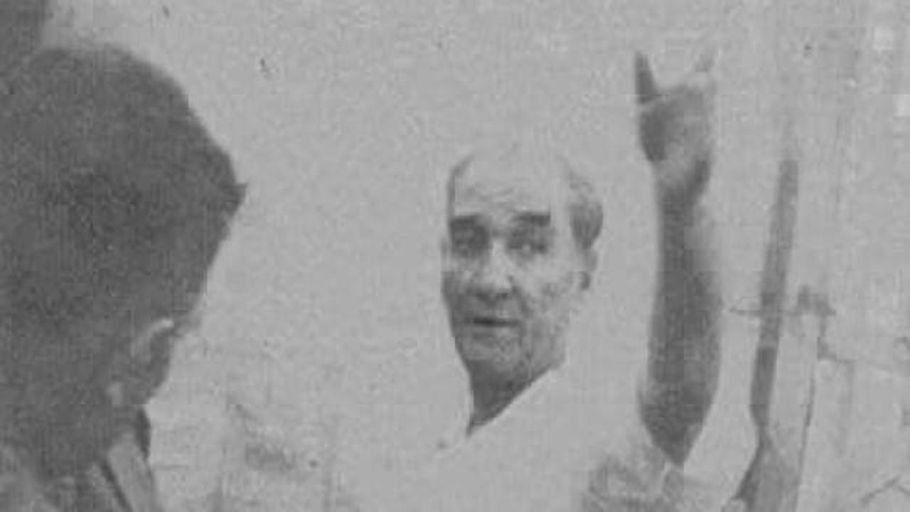 MHP'de dikkat çeken Atatürk fotoğrafı