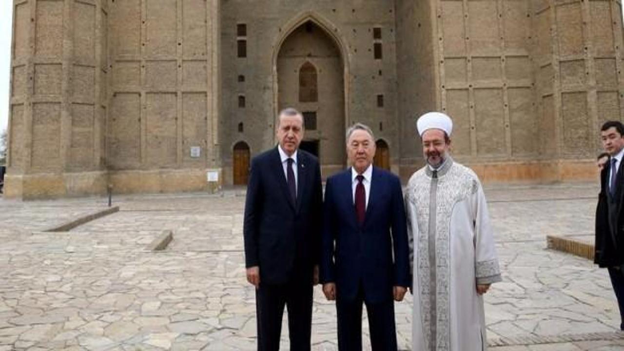 Hoca Ahmed Yesevi Türbesi’ni unutmadı